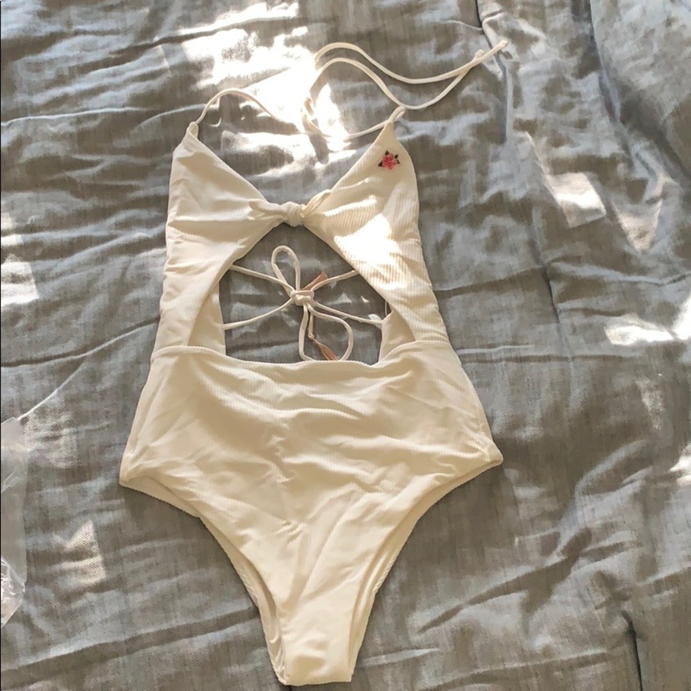 Spiritual Gangster ‘Go with the flow’ suit